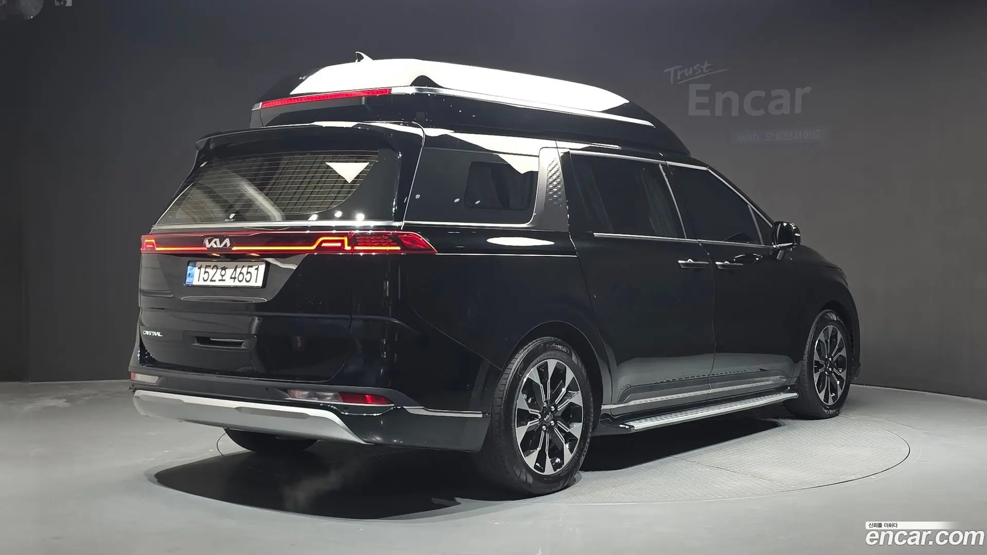 Main__Slider__Photo:Canival Kia 2022.5-1
