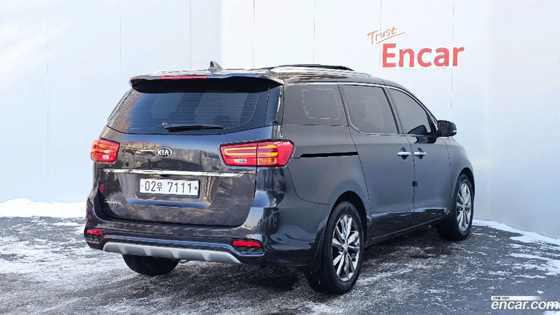 Main__Slider__Photo:Canival Kia 2018.8-1