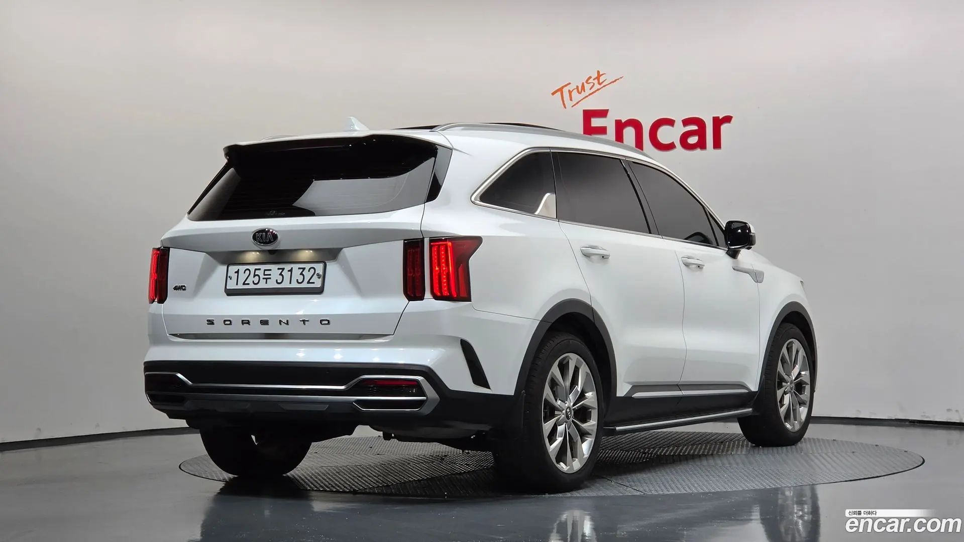 Main__Slider__Photo:Sorento Kia 2020.6-1