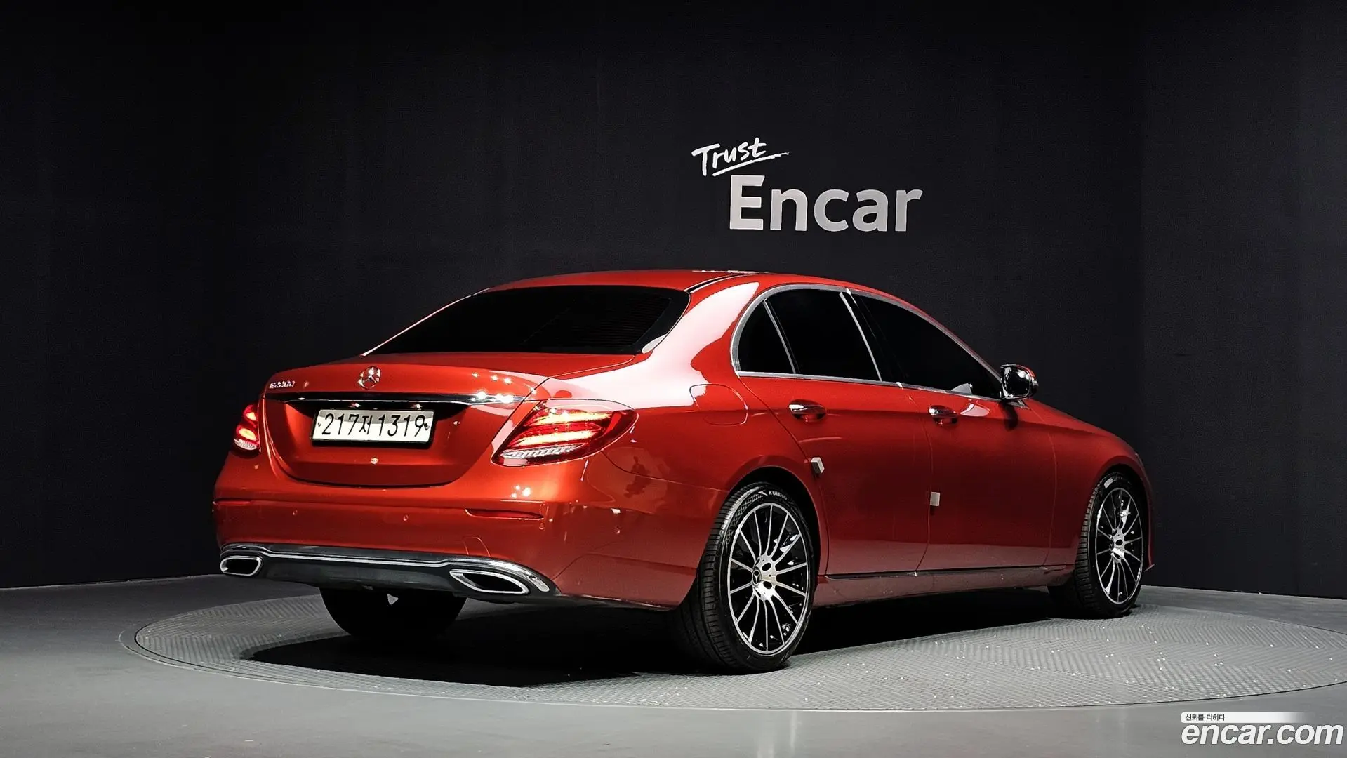 Main__Slider__Photo:E-Class Mercedes-Benz 2016.11-1