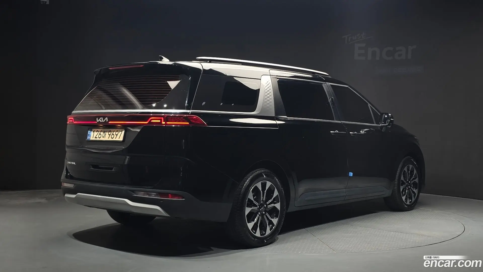 Main__Slider__Photo:Canival Kia 2022.8-1