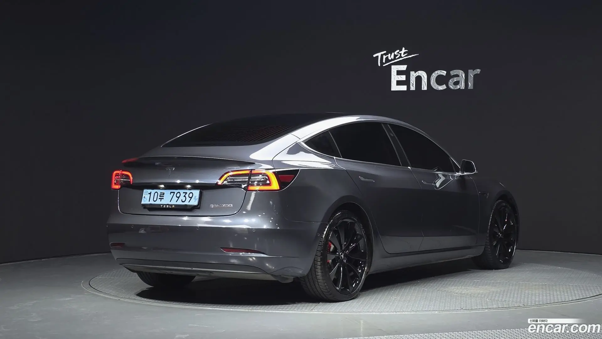 Main__Slider__Photo:Model 3 Tesla 2020.2-1