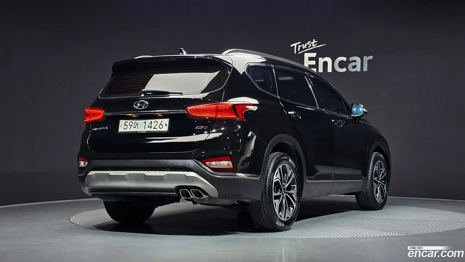 Main__Slider__Photo:Santafe Hyundai 2018.6-1