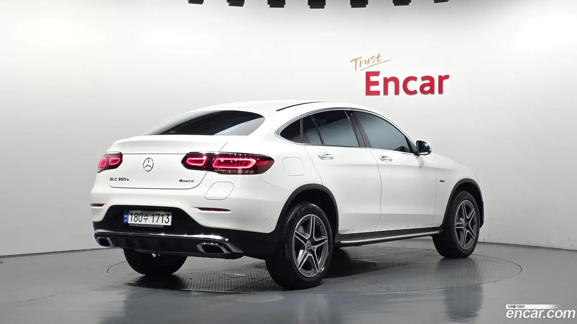 Main__Slider__Photo:GLC-Class Mercedes-Benz 2021.8-1