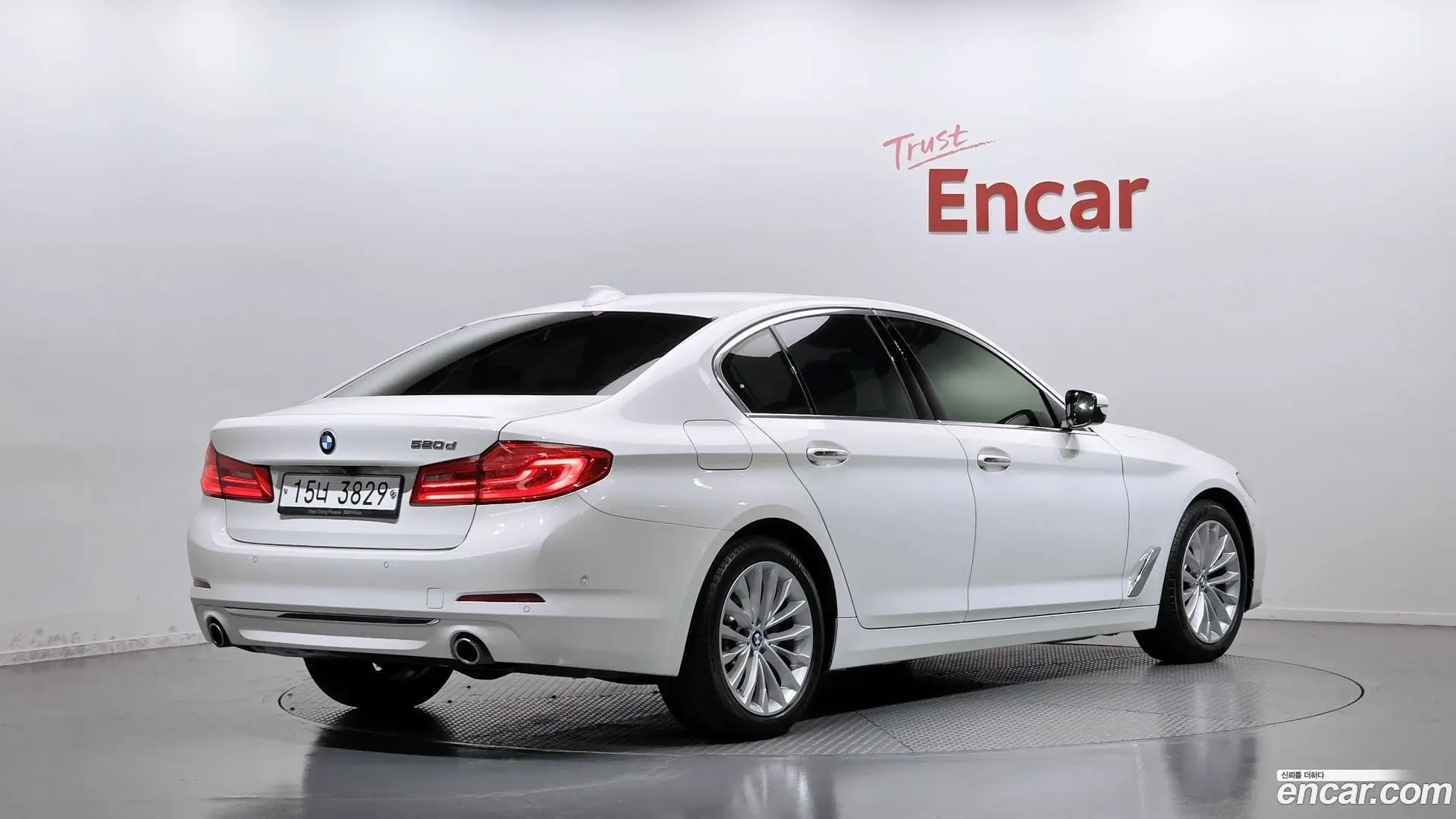 Main__Slider__Photo:5-Series BMW 2018.4-1