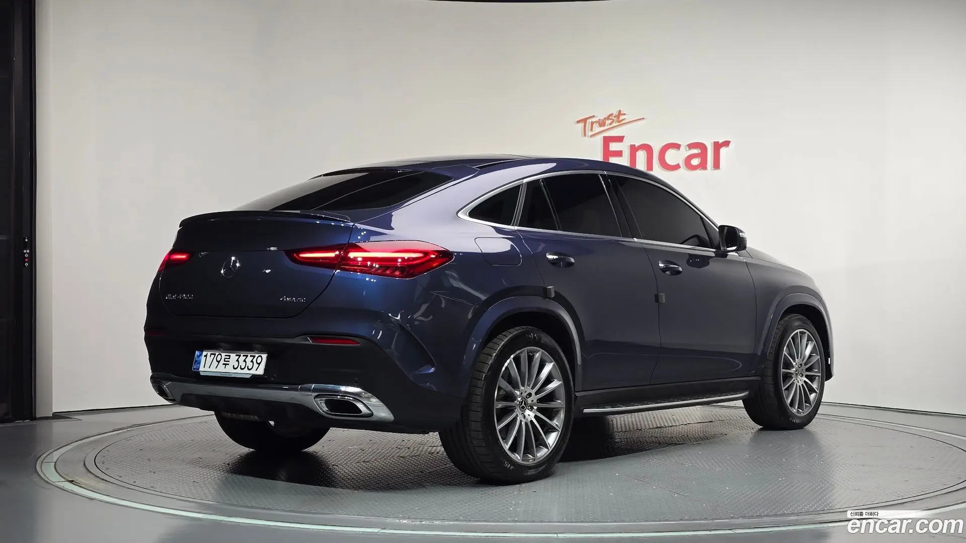 Main__Slider__Photo:GLE-Class Mercedes-Benz 2023.11-1