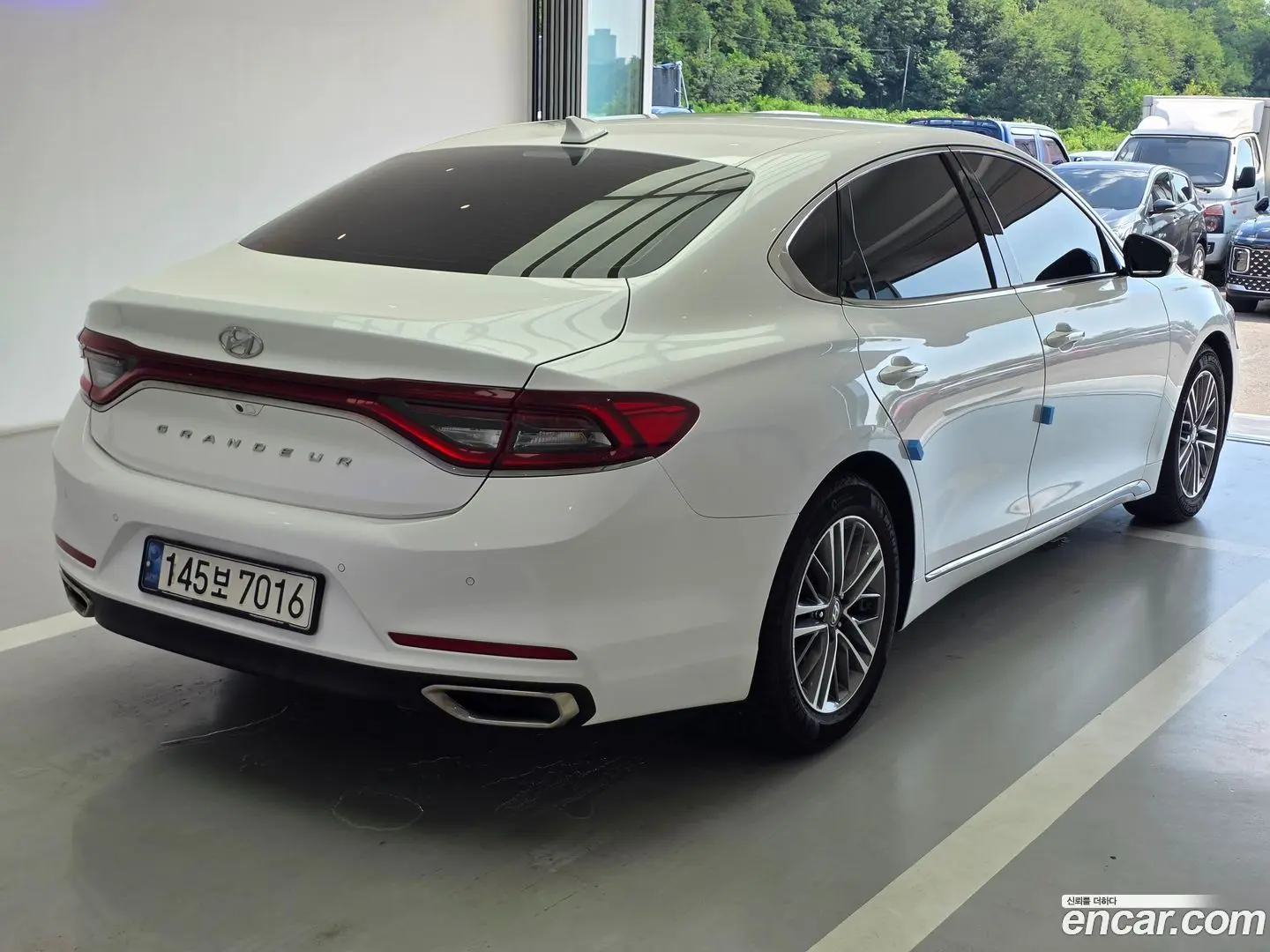 Main__Slider__Photo:Grandeur Hyundai 2018.7-1