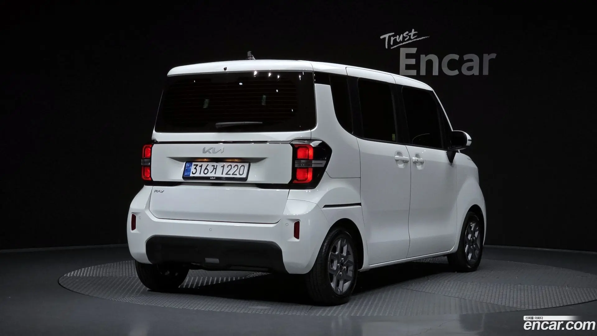 Main__Slider__Photo:RAY Kia 2024.3-1