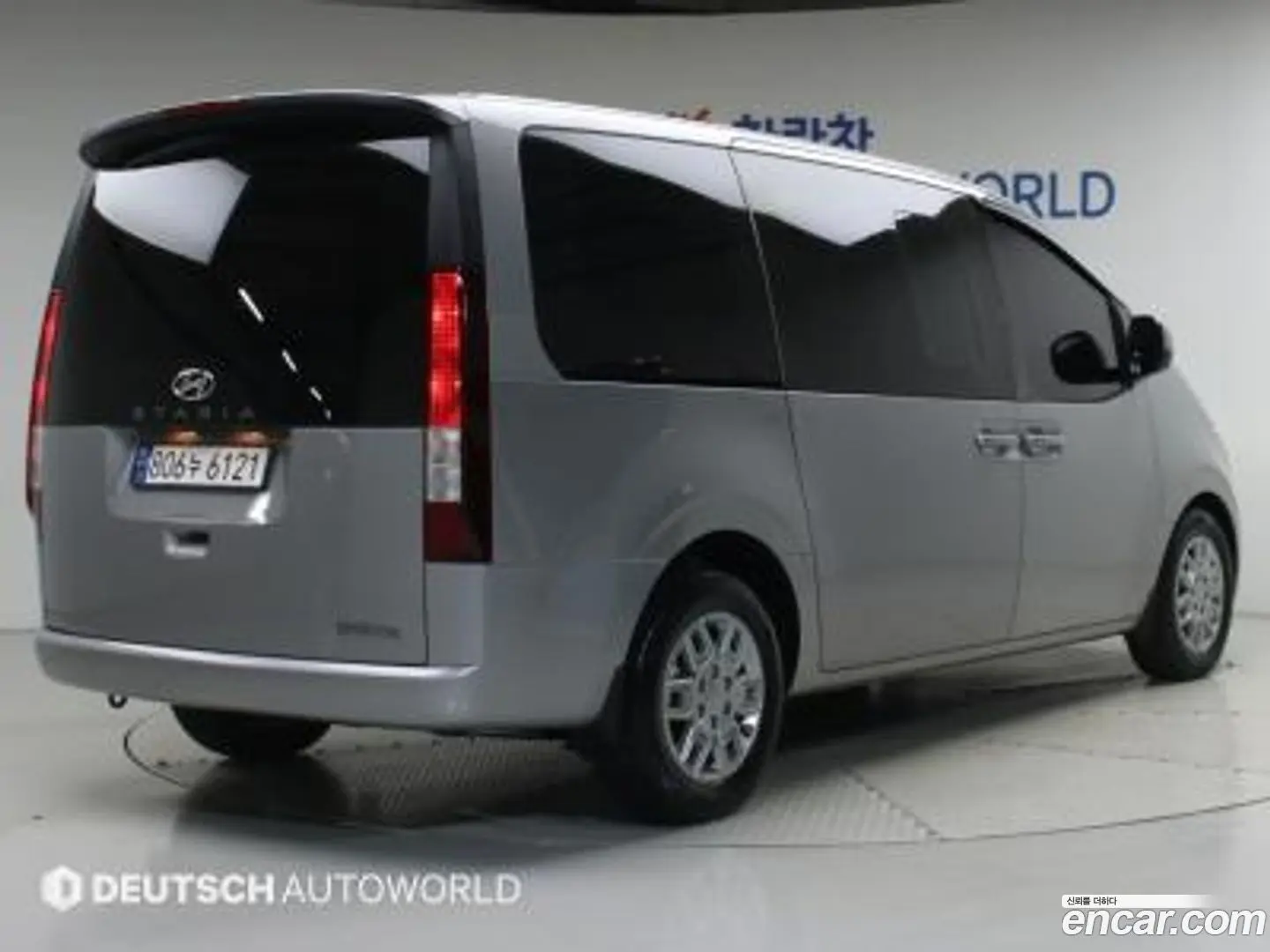 Main__Slider__Photo:Staria Hyundai 2023.8-1