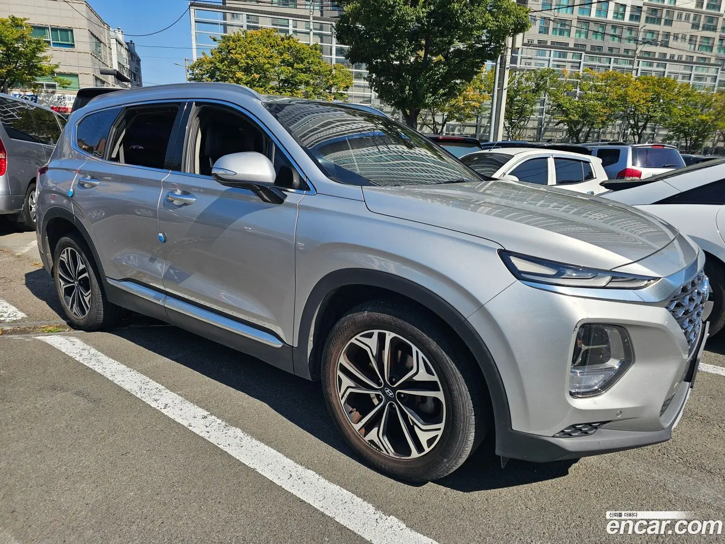 Main__Slider__Photo:Santafe Hyundai 2020.3-1