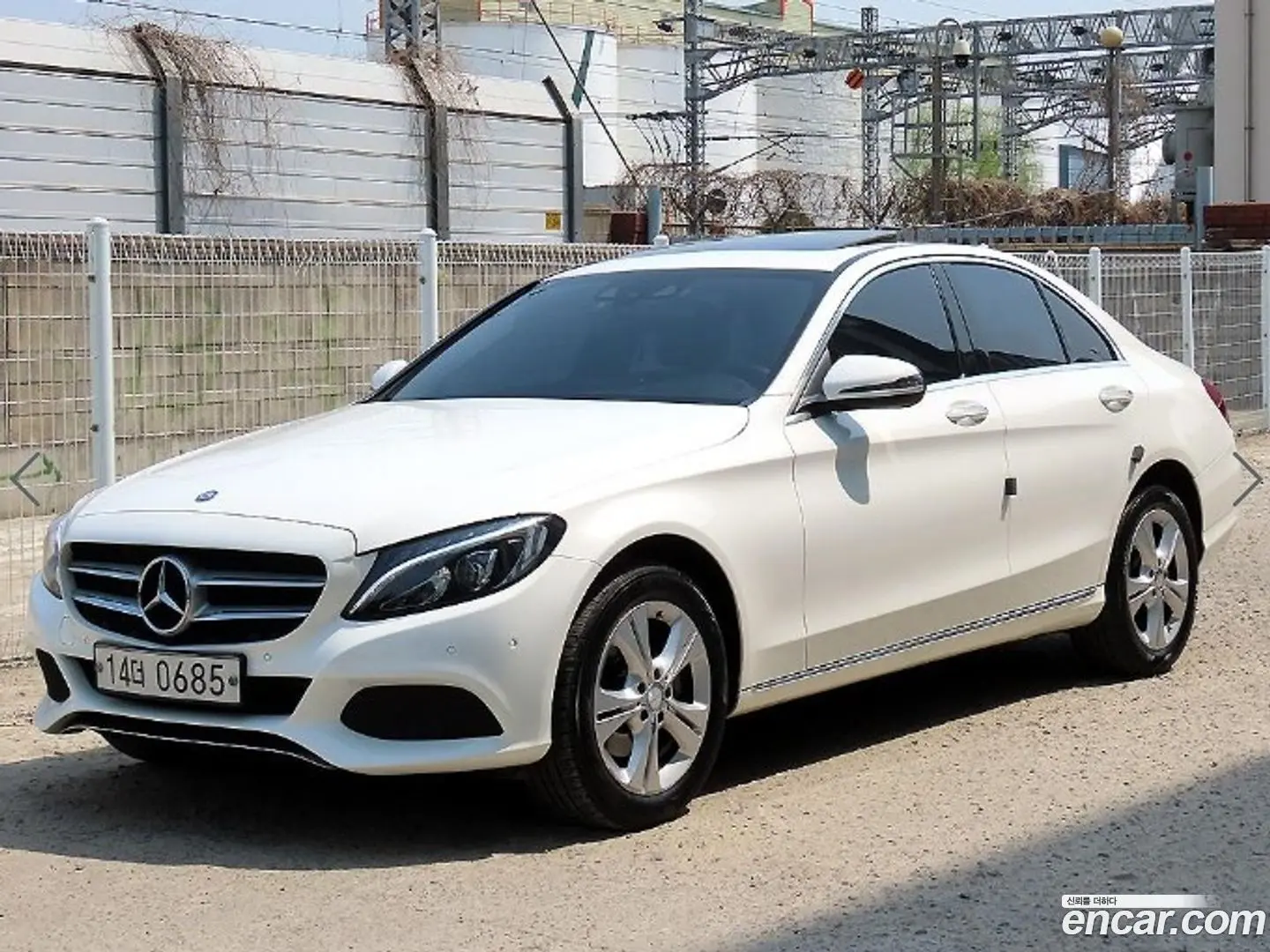 Main__Slider__Photo:C-Class Mercedes-Benz 2015.10-1