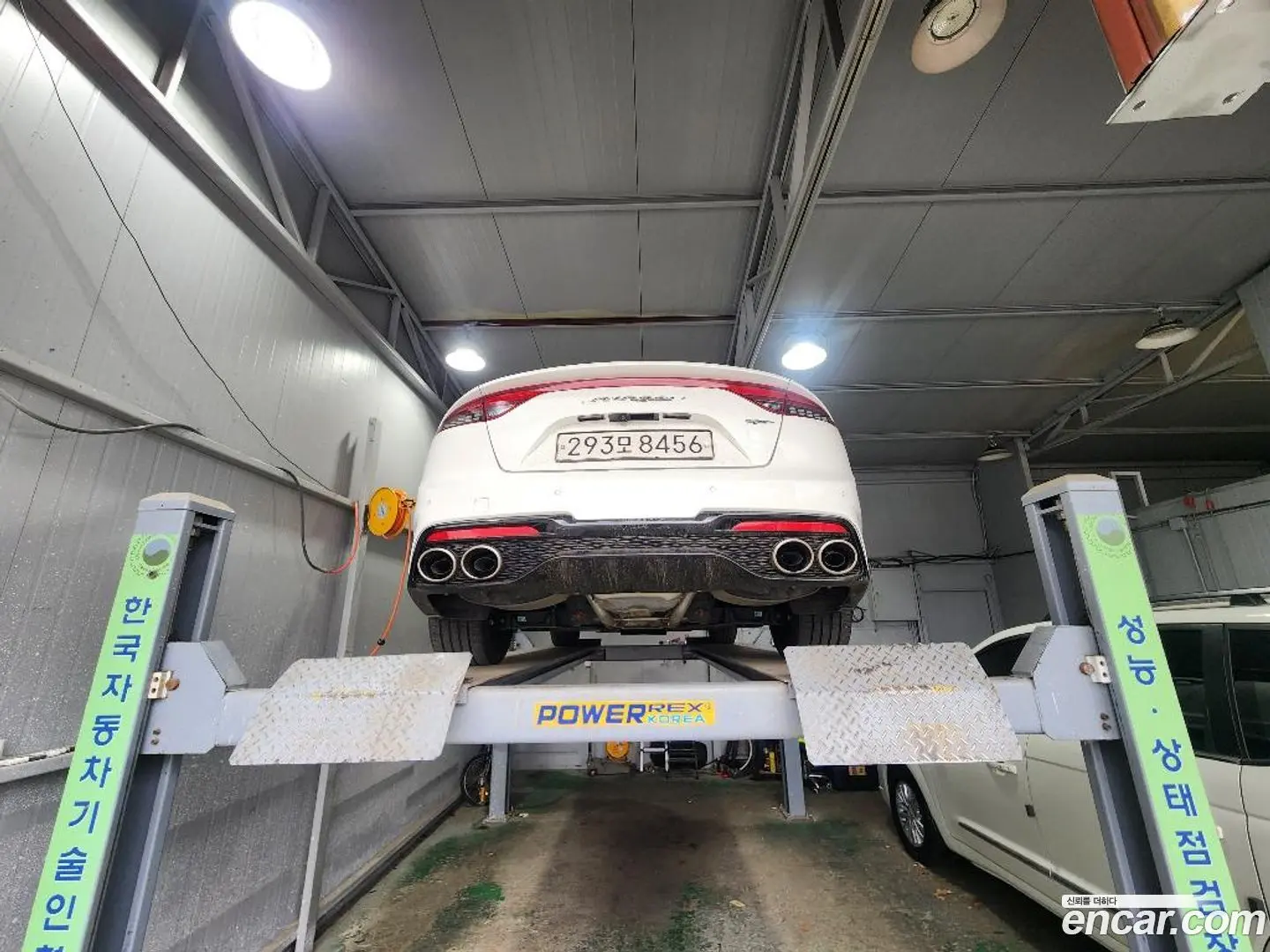 Main__Slider__Photo:Stinger Kia 2020.9-1