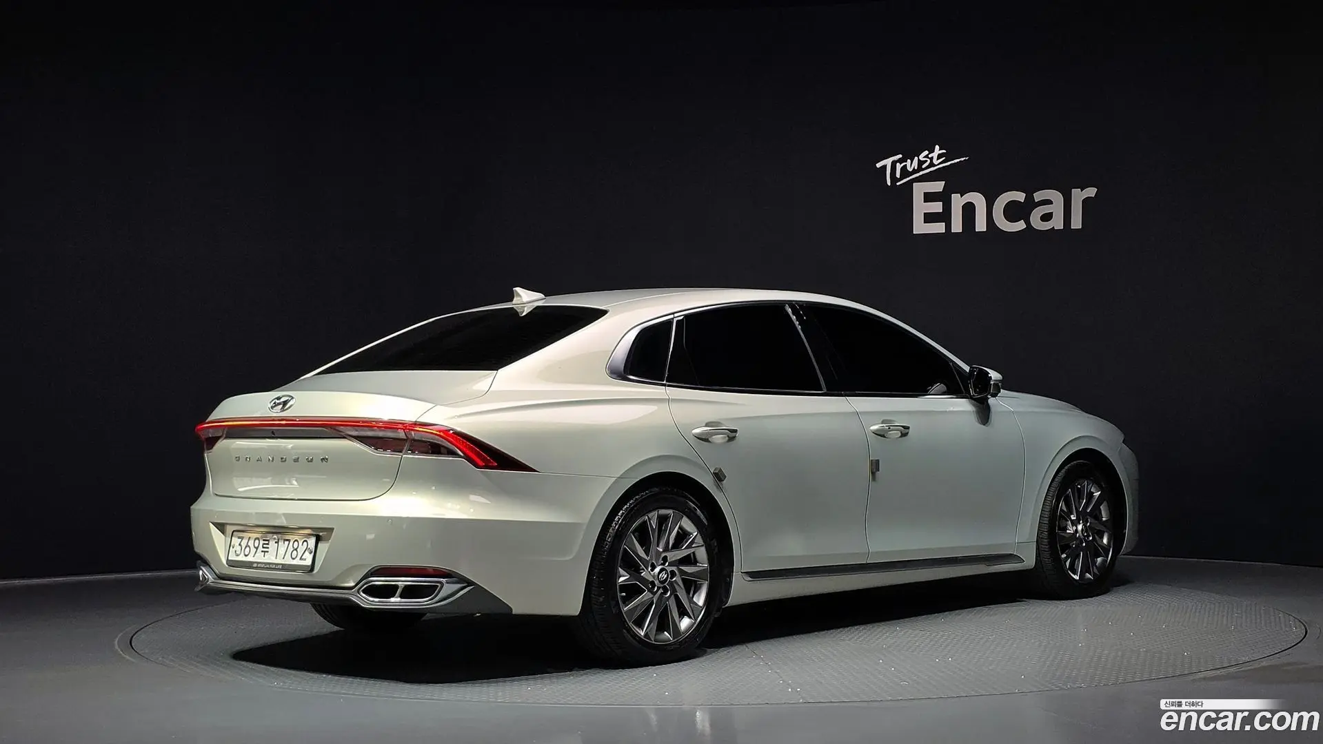 Main__Slider__Photo:Grandeur Hyundai 2020.0-1