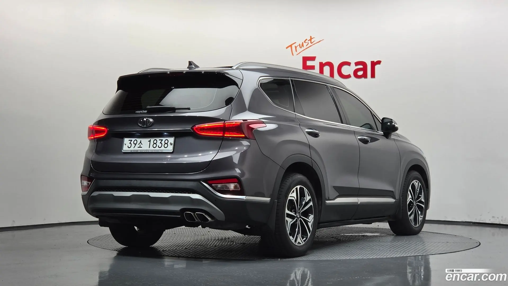 Main__Slider__Photo:Santafe Hyundai 2018.5-1