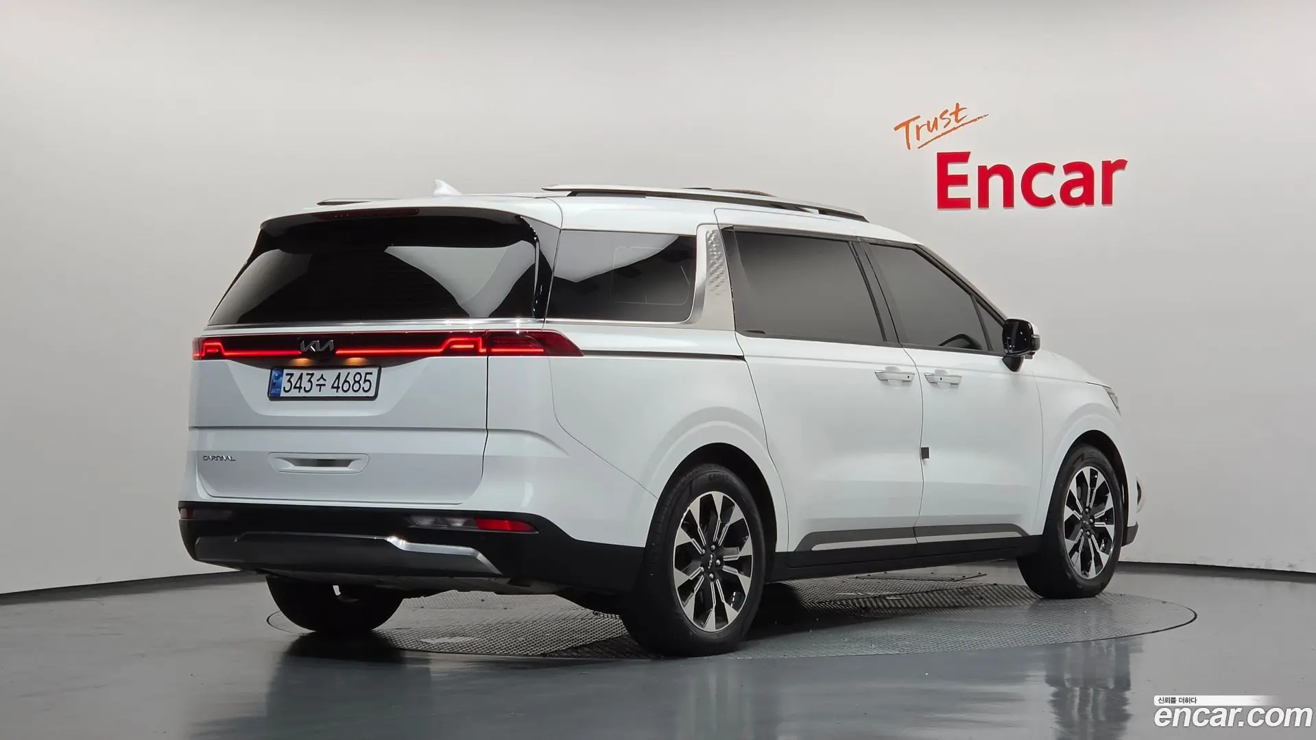 Main__Slider__Photo:Canival Kia 2023.0-1