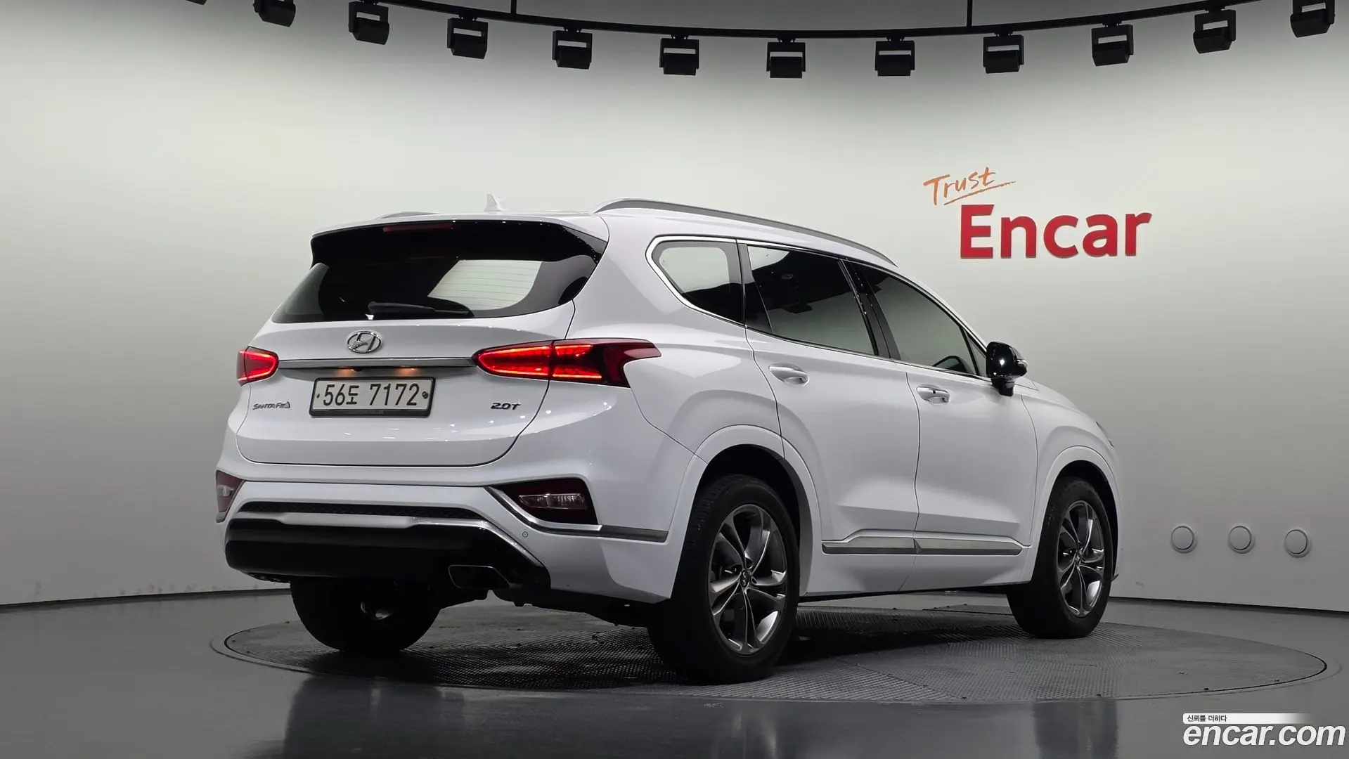 Main__Slider__Photo:Santafe Hyundai 2018.7-1