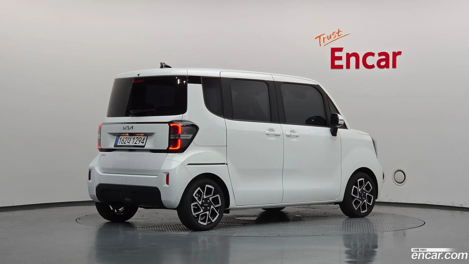 Main__Slider__Photo:RAY Kia 2026.7-1