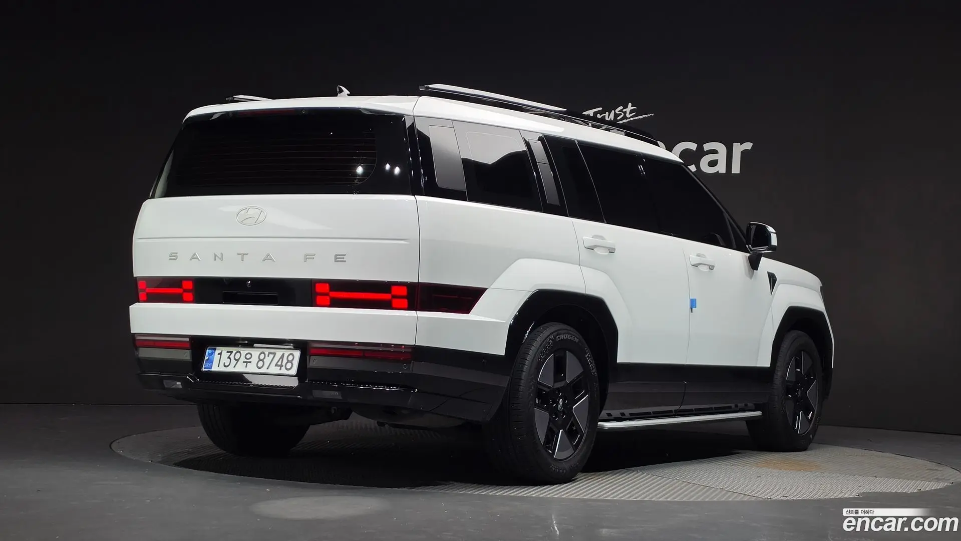 Main__Slider__Photo:Santafe Hyundai 2023.11-1
