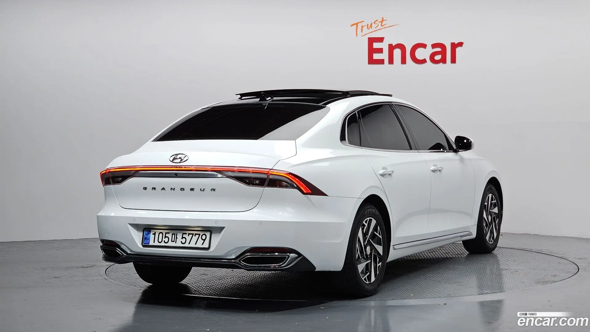 Main__Slider__Photo:Grandeur Hyundai 2020.6-1