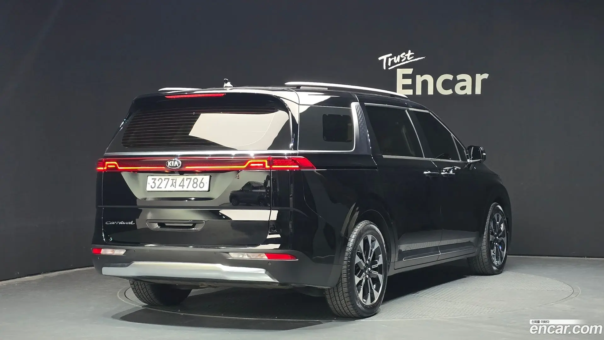 Main__Slider__Photo:Canival Kia 2020.11-1