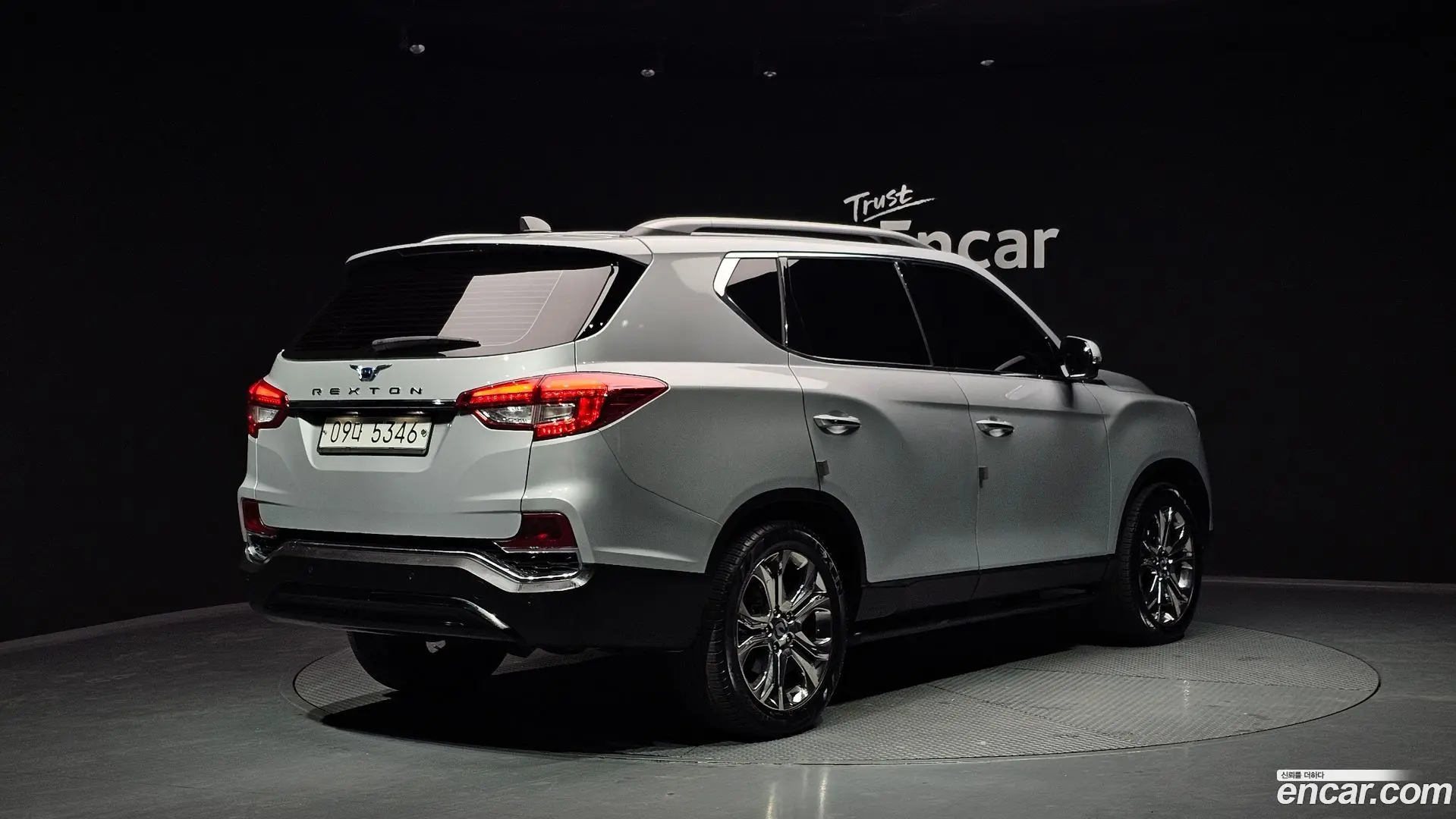 Main__Slider__Photo:Rexton KG Mobility 2017.5-1