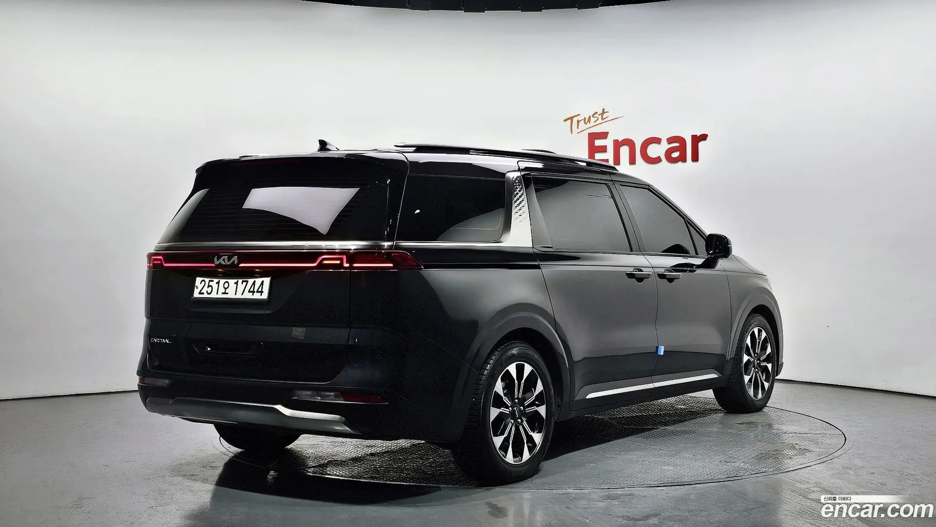 Main__Slider__Photo:Canival Kia 2022.10-1