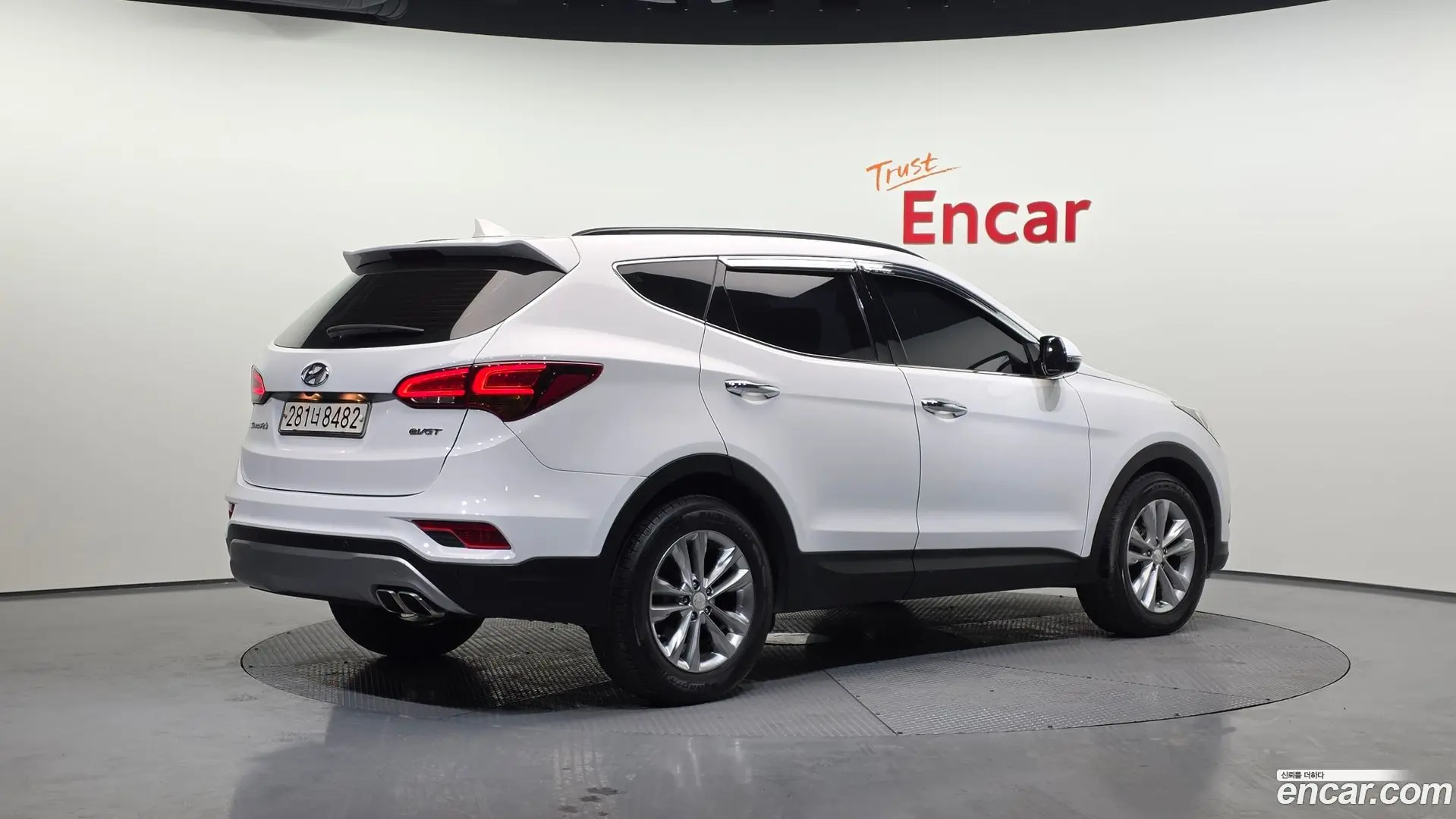 Main__Slider__Photo:Santafe Hyundai 2016.9-1