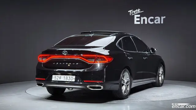 Main__Slider__Photo:Grandeur Hyundai 2018.8-1