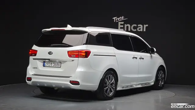 Main__Slider__Photo:Canival Kia 2018.4-1