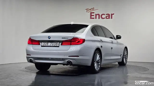 Main__Slider__Photo:5-Series BMW 2018.2-1
