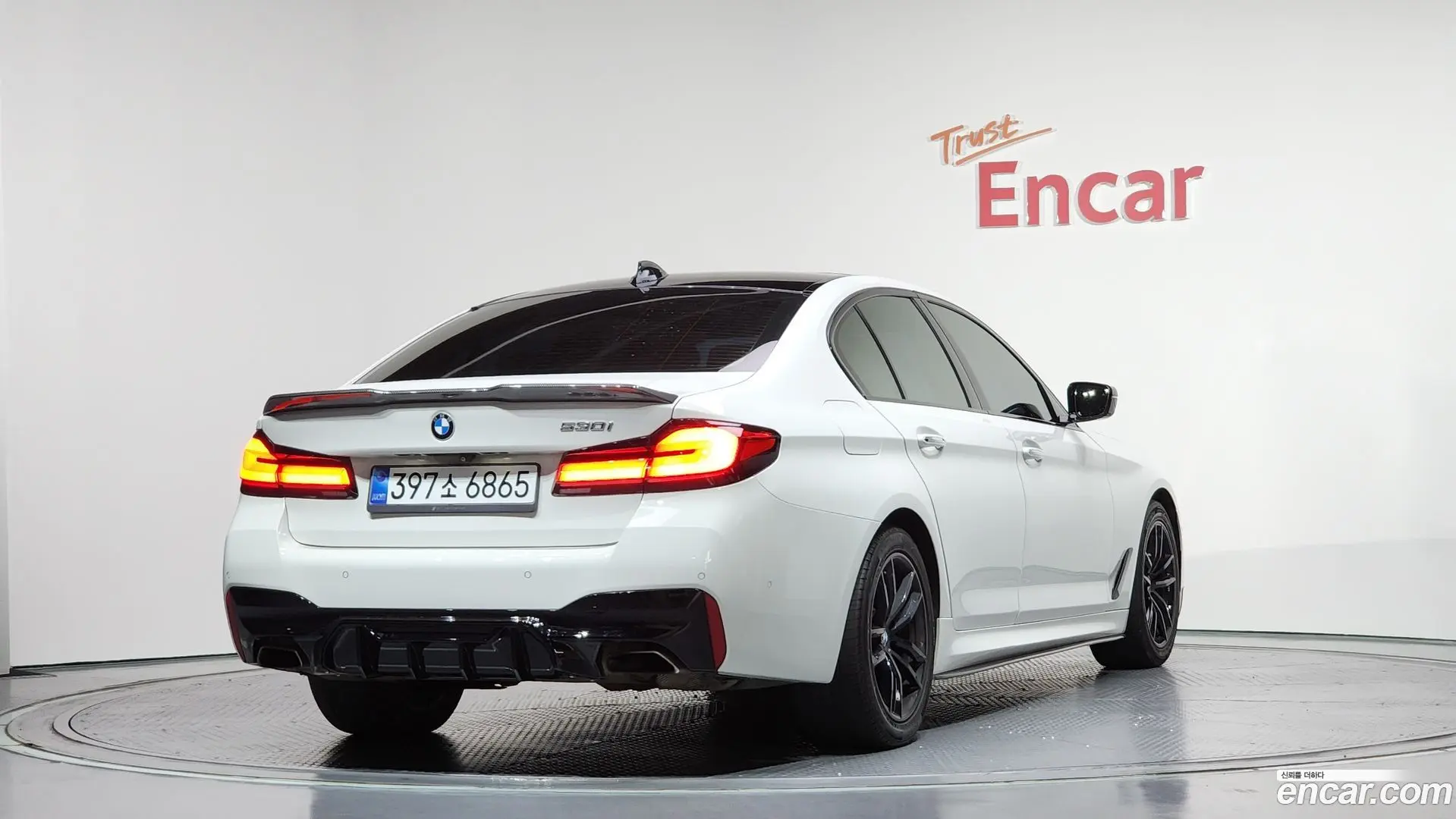 Main__Slider__Photo:5-Series BMW 2017.2-1