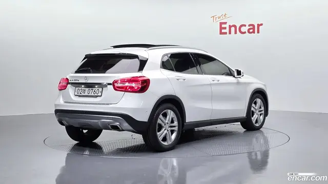Main__Slider__Photo:GLA-Class Mercedes-Benz 2016.5-1