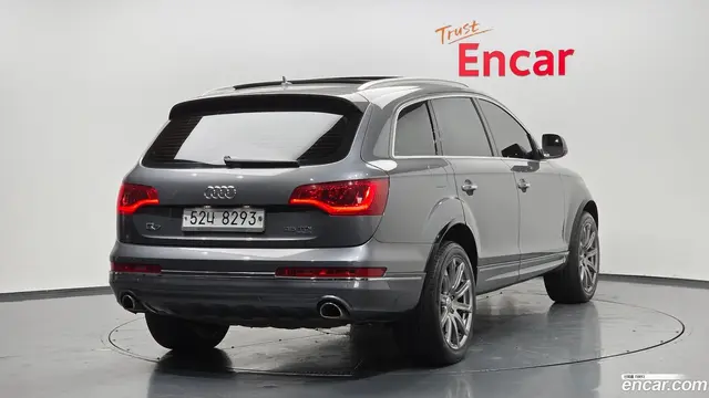Main__Slider__Photo:Q7 Audi 2015.3-1