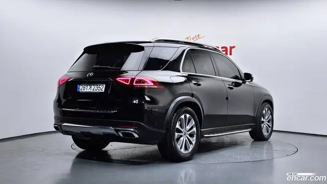Main__Slider__Photo:GLE-Class Mercedes-Benz 2022.9-1