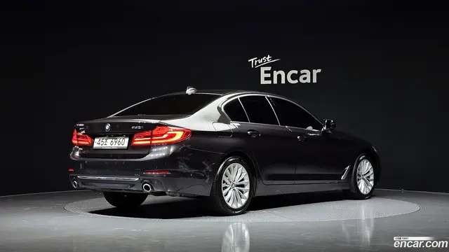 Main__Slider__Photo:5-Series BMW 2019.1-1