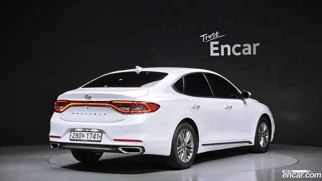 Main__Slider__Photo:Grandeur Hyundai 2019.9-1