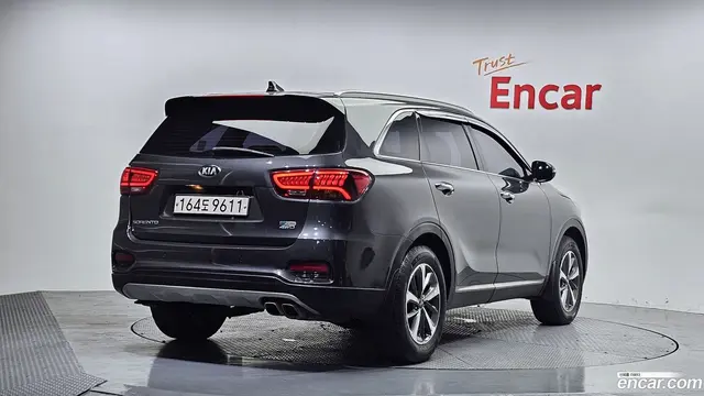 Main__Slider__Photo:Sorento Kia 2018.3-1