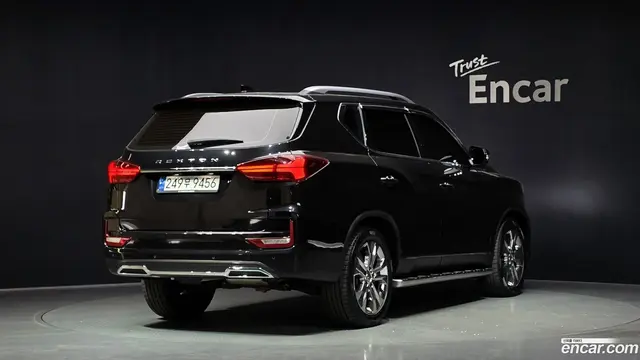 Main__Slider__Photo:Rexton KG Mobility 2022.1-1