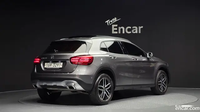 Main__Slider__Photo:GLA-Class Mercedes-Benz 2019.7-1
