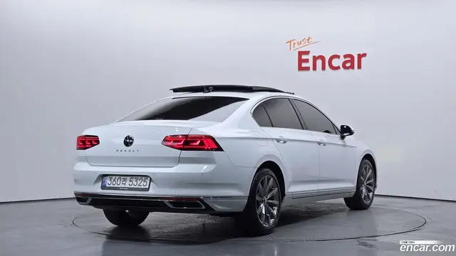 Main__Slider__Photo:Passat Volkswagen 2022.8-1
