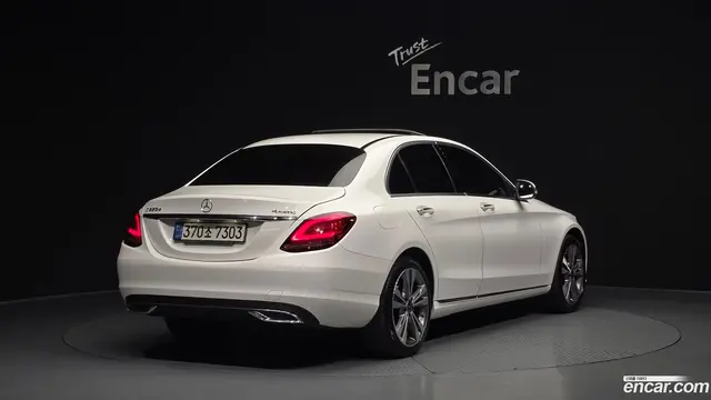 Main__Slider__Photo:C-Class Mercedes-Benz 2021.6-1