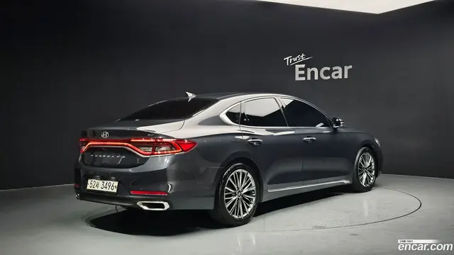 Main__Slider__Photo:Grandeur Hyundai 2017.5-1