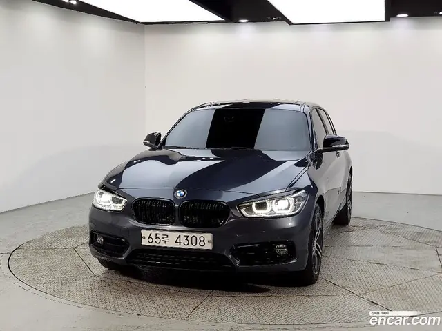 Main__Slider__Photo:1-Series BMW 2019.5-1