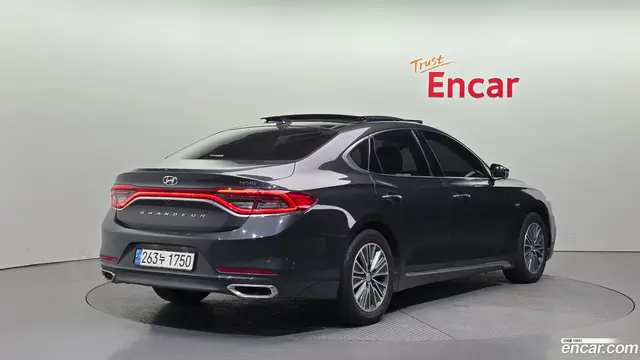 Main__Slider__Photo:Grandeur Hyundai 2017.9-1