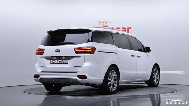 Main__Slider__Photo:Canival Kia 2019.8-1