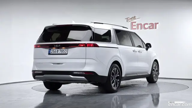 Main__Slider__Photo:Canival Kia 2023.0-1