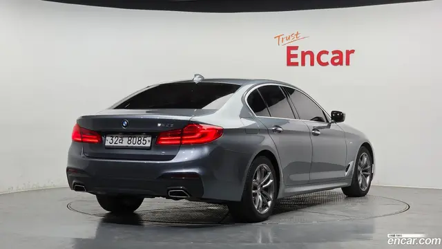 Main__Slider__Photo:5-Series BMW 2017.10-1