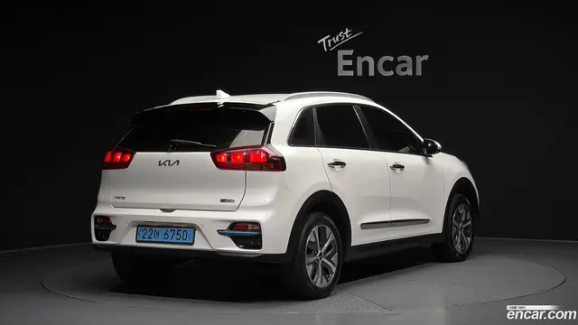 Main__Slider__Photo:Niro Kia 2021.5-1