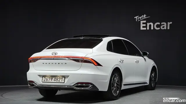 Main__Slider__Photo:Grandeur Hyundai 2022.2-1