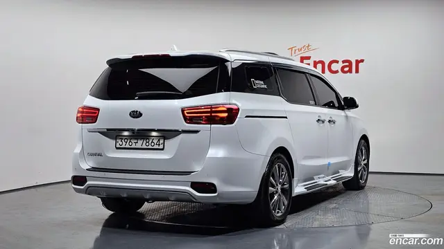 Main__Slider__Photo:Canival Kia 2019.9-1